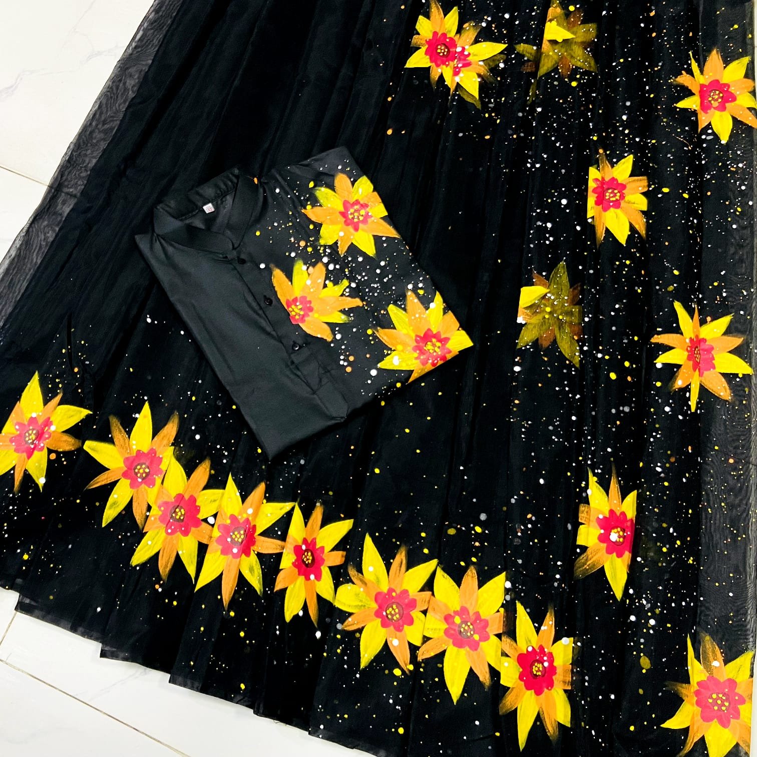 কাপল স্টাইলে এবার আসুক আলাদা ছোঁয়া!